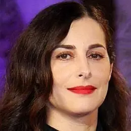 Amira Casar net worth