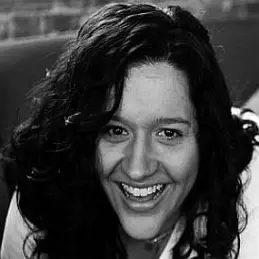 Kiera Cass net worth