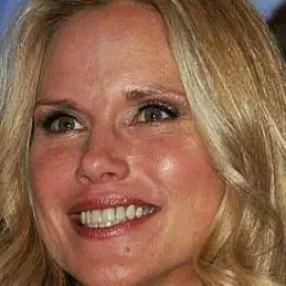 Beth Chamberlin net worth