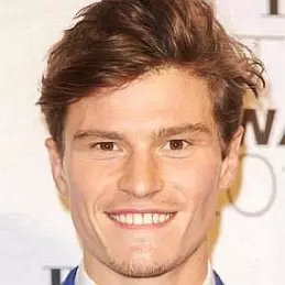 Oliver Cheshire net worth