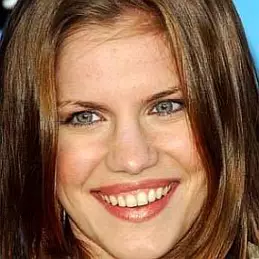 Anna Chlumsky net worth