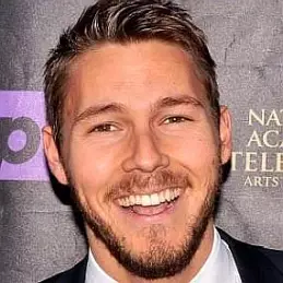 Scott Clifton net worth