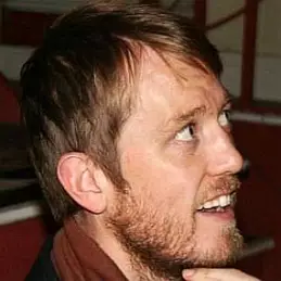 Alun Cochrane net worth