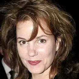 Margaret Colin net worth