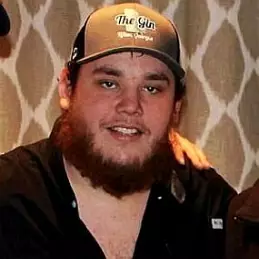 Luke Combs net worth