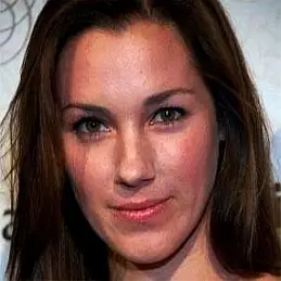 Carly Craig net worth