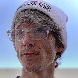 CreatingWonders net worth