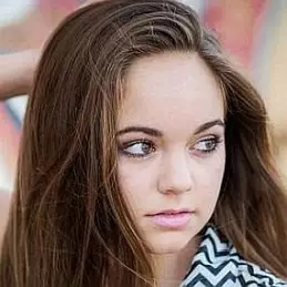 Chelsea Crockett net worth