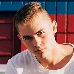 Aaron Crowder net worth