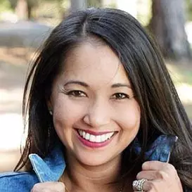 Veena Crownholm net worth