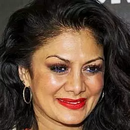 Donna Cruz net worth