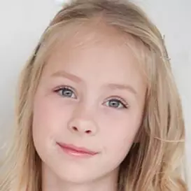 Elle Cryssanthander net worth