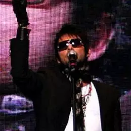 Beto Cuevas net worth