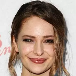 Ashleigh Cummings net worth