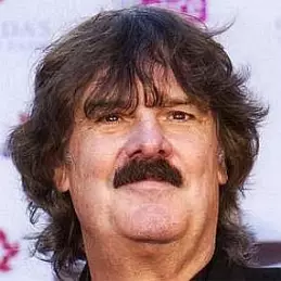 Burton Cummings net worth