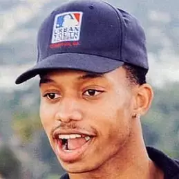 Ljay Currie net worth