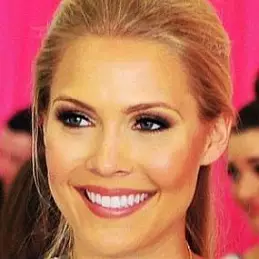 Julia Dalton net worth