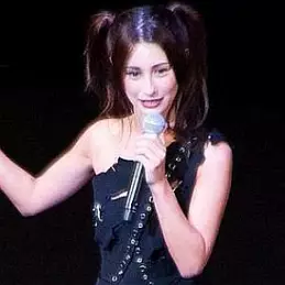 Akemi Darenogare net worth