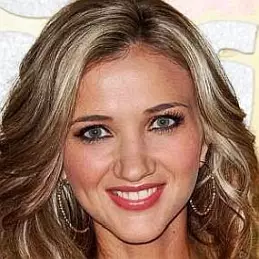 Sarah Darling net worth