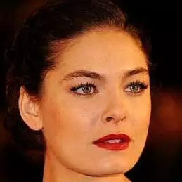 Alexa Davalos net worth