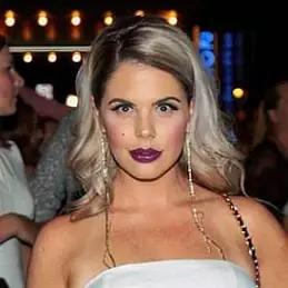 Elena Davies net worth