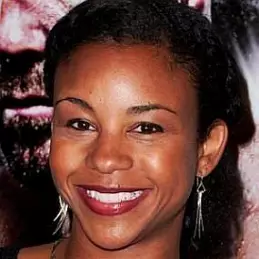 Aasha Davis net worth