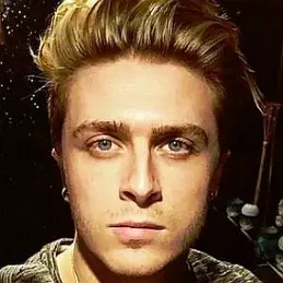 Chez Davis net worth