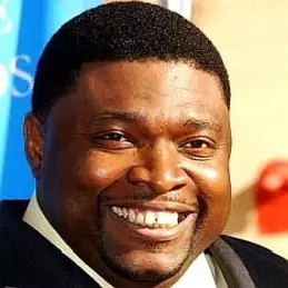 Lavan Davis net worth