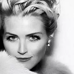 Lindsay Davis net worth