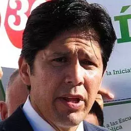 Kevin de León net worth