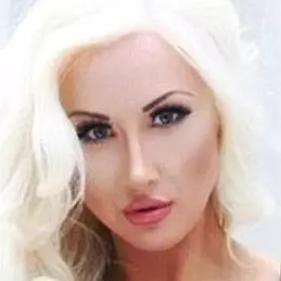 Holly Deacon net worth