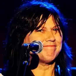 Kim Deal net worth