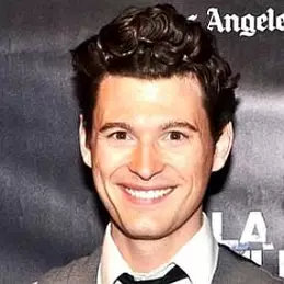 Bryan Dechart net worth