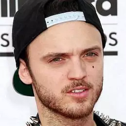 Alexander DeLeon net worth
