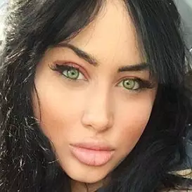 Deanna Dellia net worth