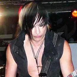 Amir Derakh net worth