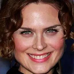 Emily Deschanel net worth