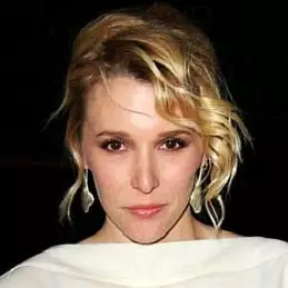 Madelyn Deutch net worth