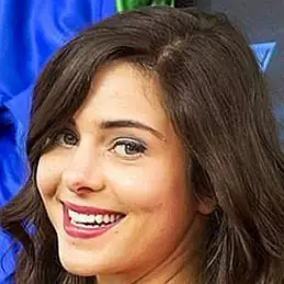 Holly Deveaux net worth