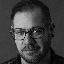 Adrian Dewey net worth