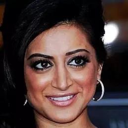 Noureen Dewulf net worth