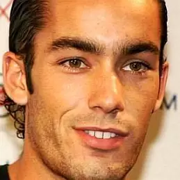 Aaron Diaz net worth