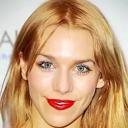 Julia Dietze net worth