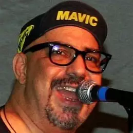 Pat Dinizio net worth