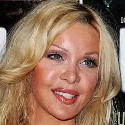 Alicia Douvall net worth