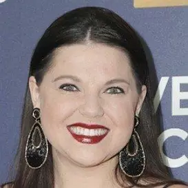 Amy Duggar net worth