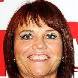 Lesley Dunlop net worth