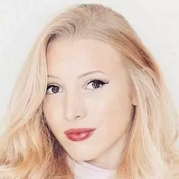 Lucy Bella Earl net worth