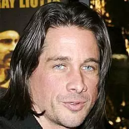 Michael Easton net worth
