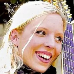 Ella Edmondson net worth